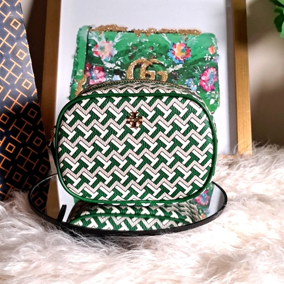 Tory Burch NWTs Cosmetic Pouch - Picture 1 of 10